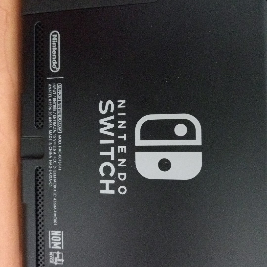 CONSOLA DE VIDEOJUEGO NINTENDO SWITCH 1.1 32 GB (SEMINUEVO)