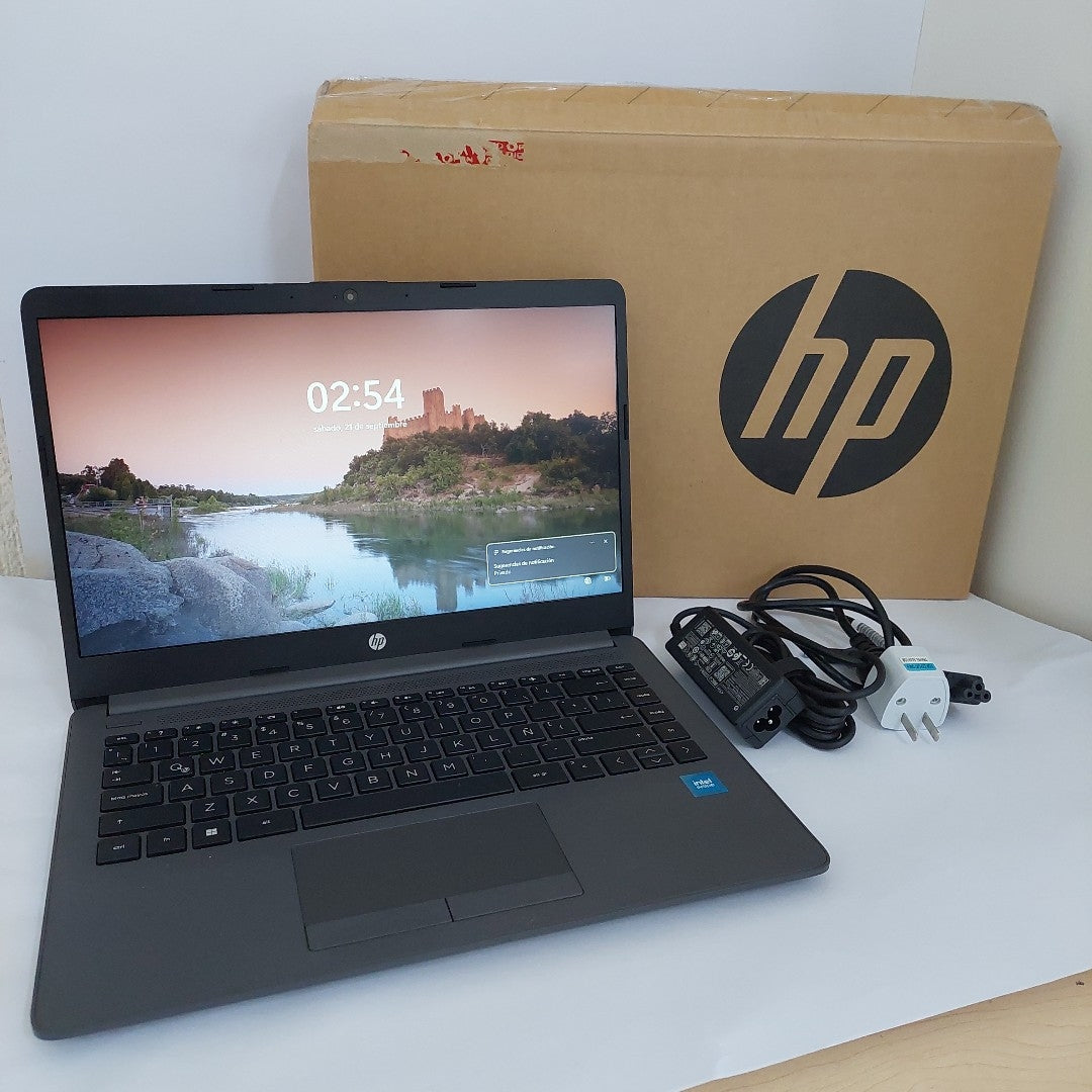 LAPTOP HP 240 G9 (2022) 256 GB SSD 8 GB RAM (SEMINUEVO)