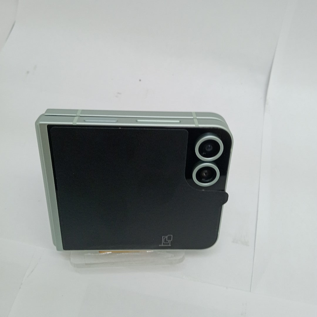 CELULAR SAMSUNG GALAXY Z FLIP6 SM-F741B (2024) 256 GB 12 GB RAM (SEMINUEVO)