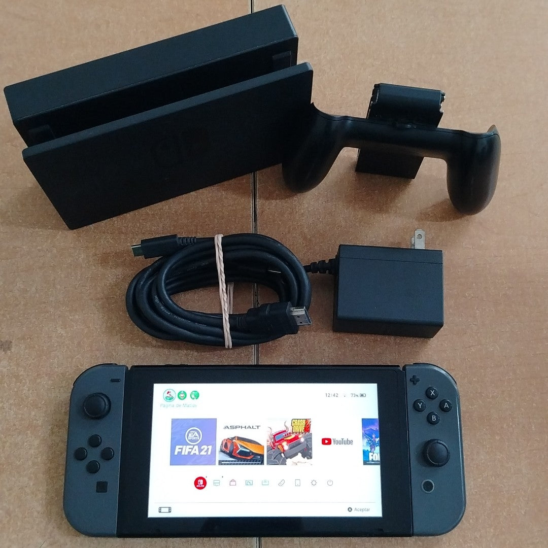 CONSOLA DE VIDEOJUEGO NINTENDO SWITCH 32 GB (SEMINUEVO)