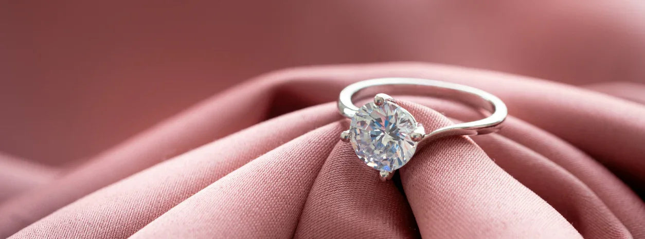 Anillos de Oro: Compromisos de amor y estilo