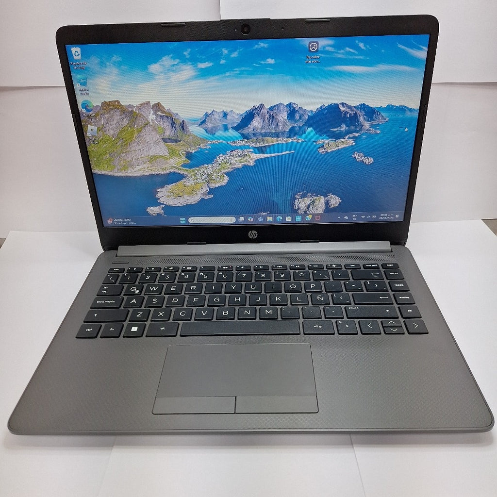 LAPTOP HP 245 G8 (2021) 1 TB + 128 GB SSD 8 GB RAM (SEMINUEVO)