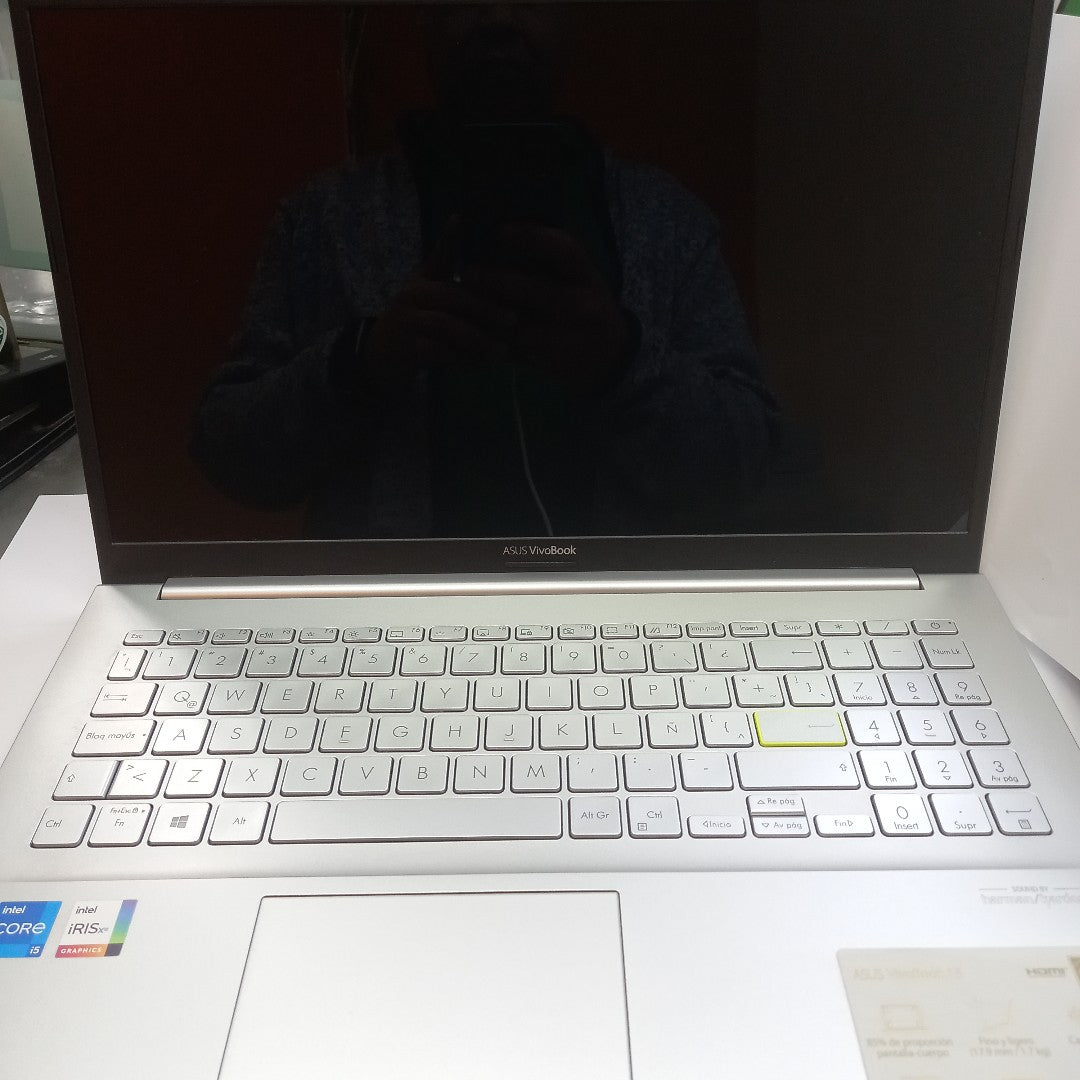 LAPTOP ASUS VIVOBOOK 15 K513EA-I58OLED (2021) (SEMINUEVO)