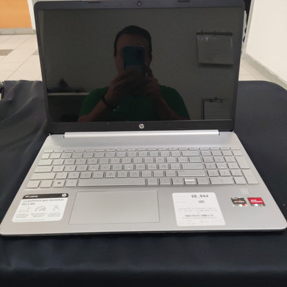 LAPTOP HP 15-EF2524LA (2023) (SEMINUEVO)