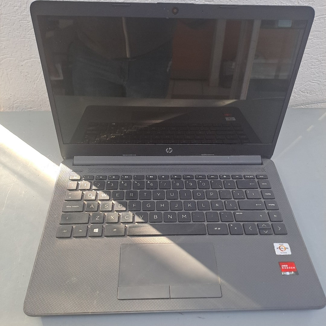 LAPTOP HP 14-DK1014LA (2021) (SEMINUEVO)