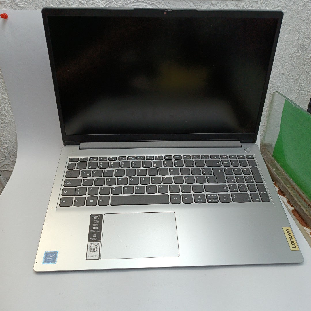 LAPTOP LENOVO IDEAPAD 1 15IGL7 (2023) 256 GB SSD 8 GB RAM (SEMINUEVO)