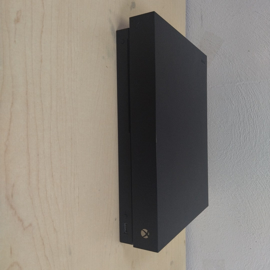 CONSOLA DE VIDEOJUEGO MICROSOFT XBOX ONE X 1 TB (SEMINUEVO)