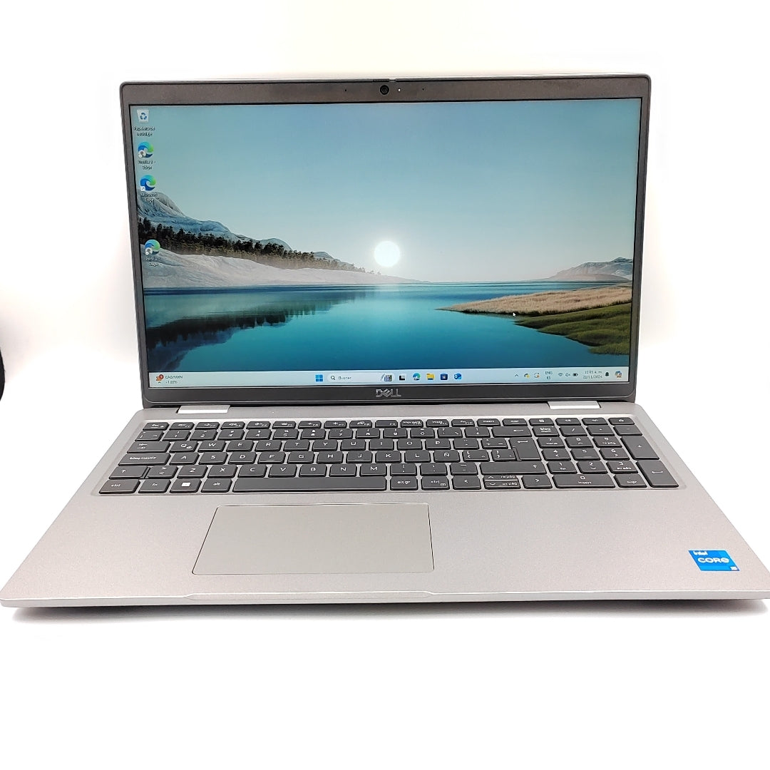 LAPTOP DELL LATITUDE 5540 (2024) 256 GB SSD 16 GB RAM (SEMINUEVO)