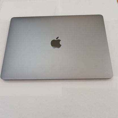 LAPTOP APPLE MACBOOK PRO 13&quot; 2022 3.49 A2338 256 GB SSD 8 GB RAM (SEMINUEVO)