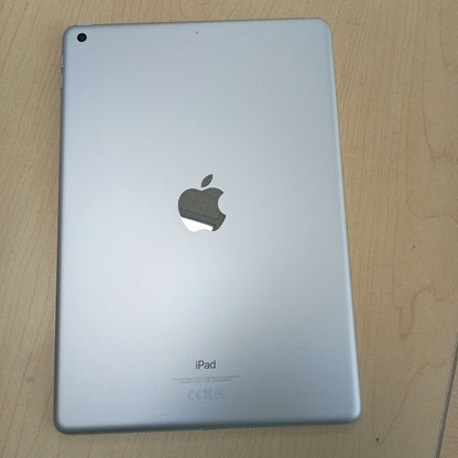 TABLETA APPLE IPAD 9 A2602 64 GB 3 GB RAM (SEMINUEVO)