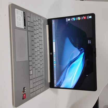LAPTOP HP 15-EF2505LA (2023) 512 GB SSD 8 GB RAM (SEMINUEVO)