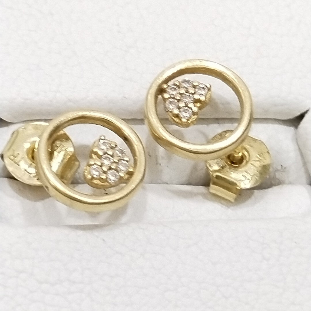 10024BRO00000B1116 FRD6 BROQUEL DE CIRCULO CON CORAZON DE CIRCONIAS ORO 14K 1.1GRS (NUEVO)