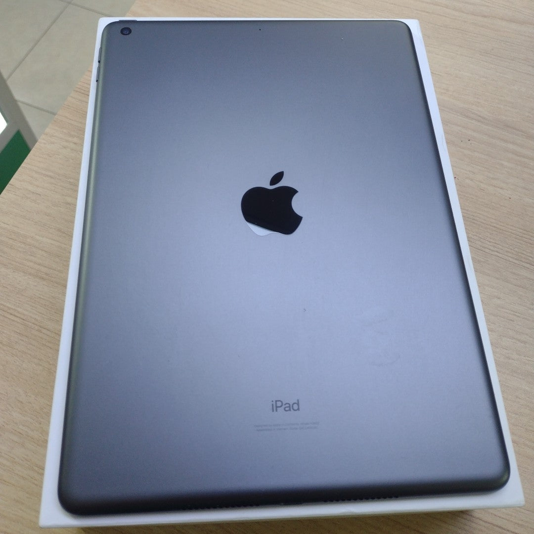 TABLETA APPLE IPAD 9 A2602 64 GB 3 GB RAM (SEMINUEVO)