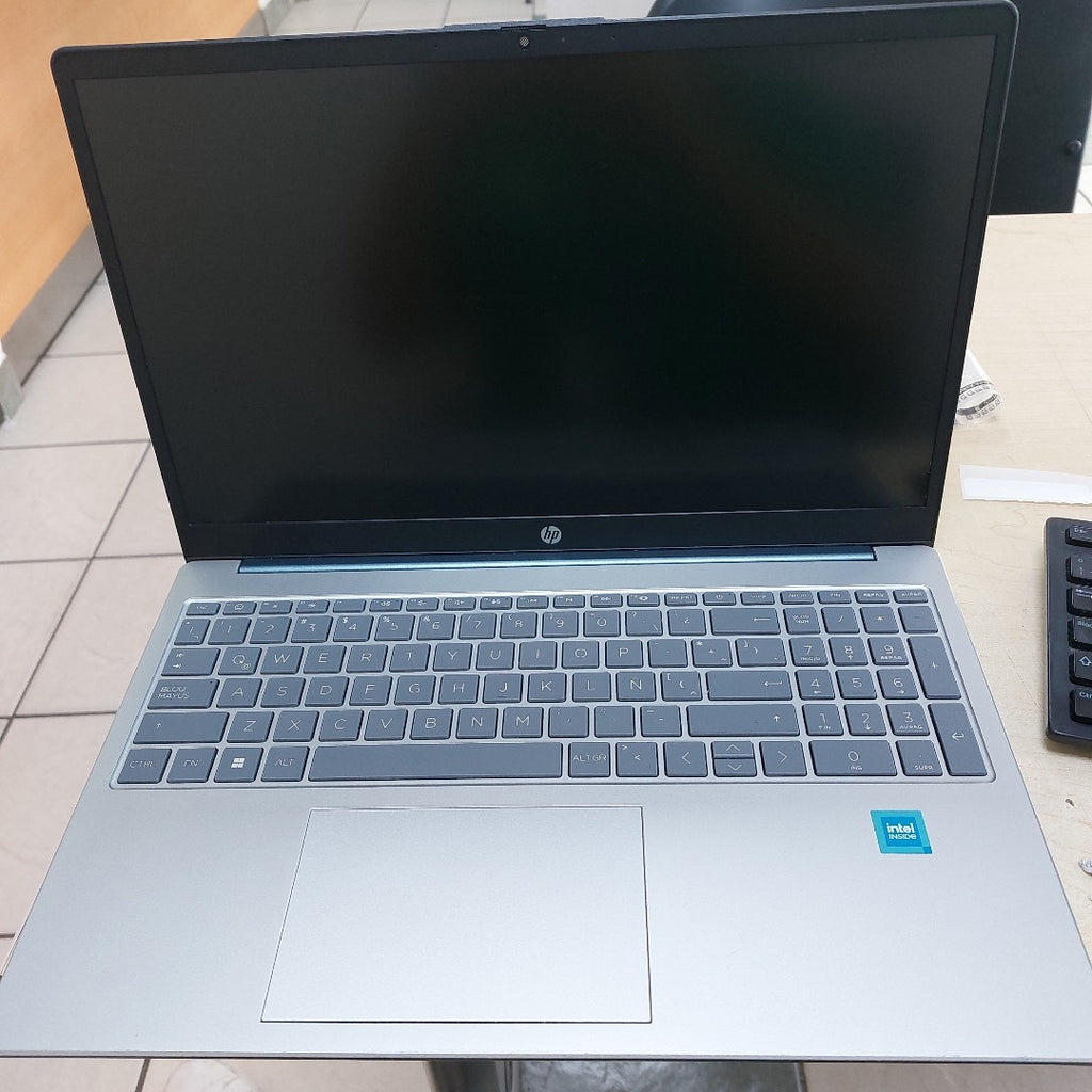 LAPTOP HP 15-FD0000LA (2023) 512 GB SSD 8 GB RAM (SEMINUEVO)