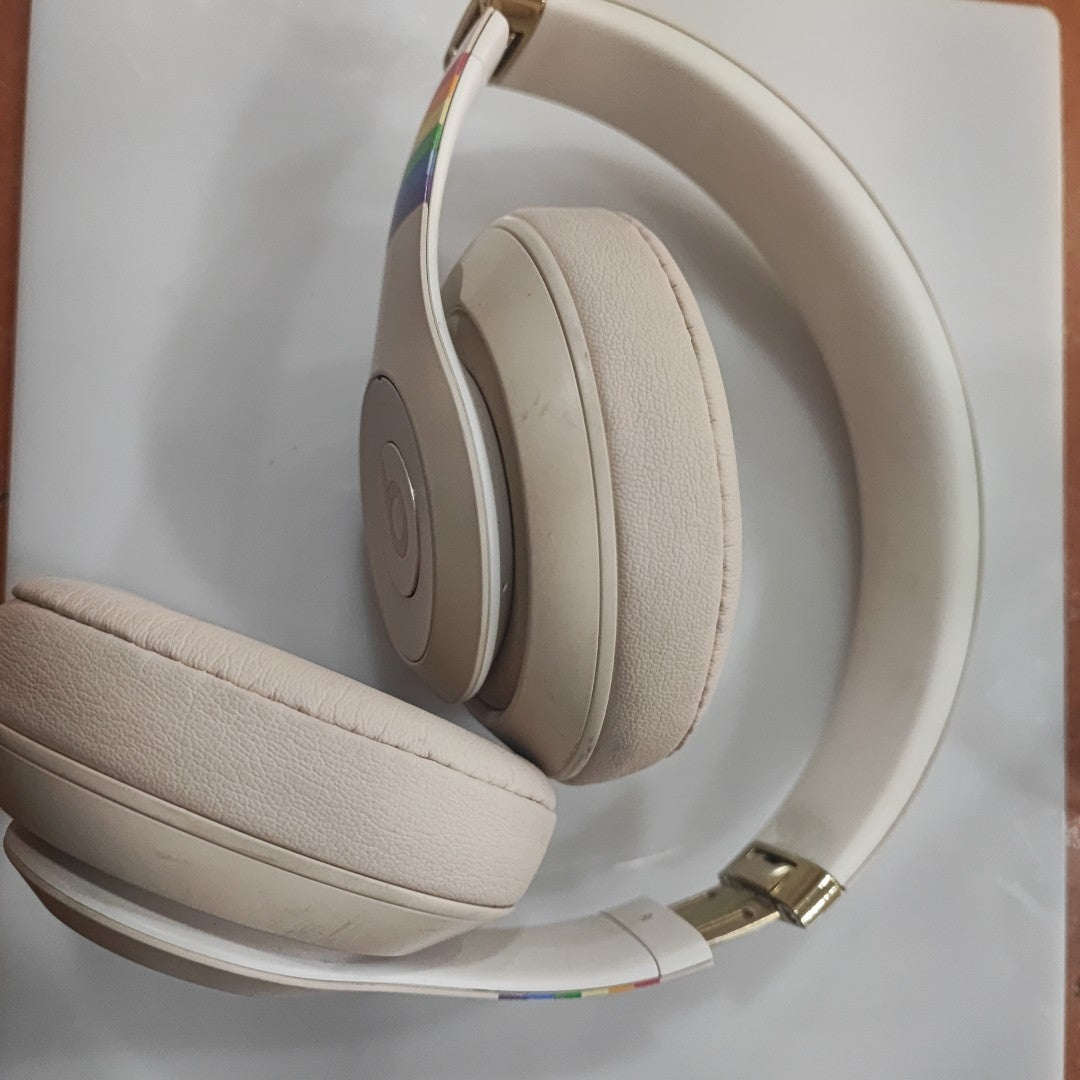 AUDIFONOS BEATS STUDIO 3 INALAMBRICO ON EAR (SEMINUEVO)