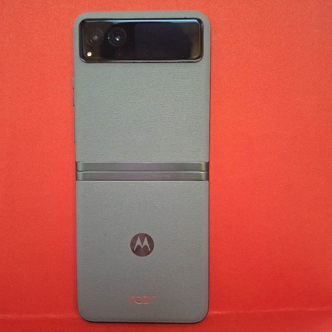 CELULAR MOTOROLA RAZR 40 XT2323-1 (2023) 256 GB 8 GB RAM (SEMINUEVO)
