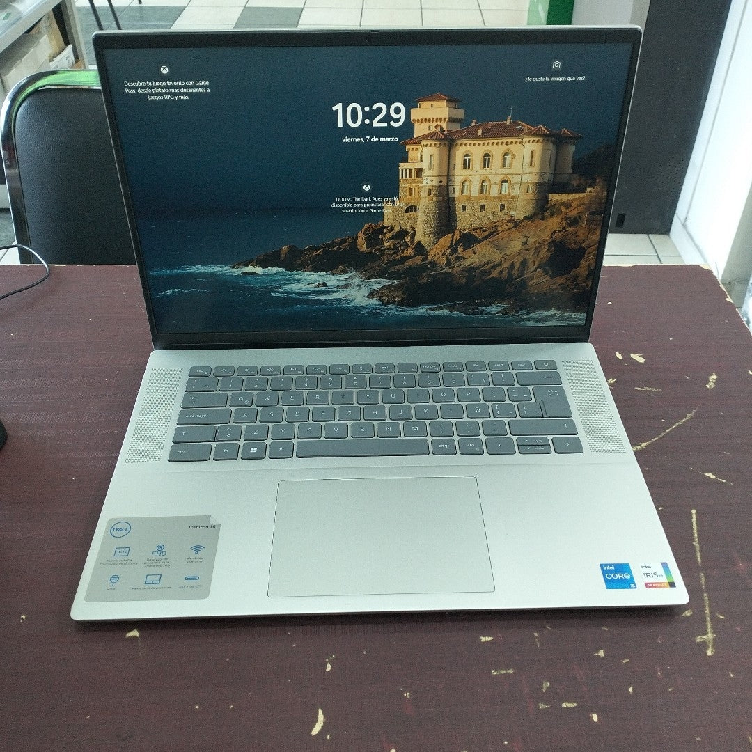 LAPTOP DELL INSPIRON 16 5620 (2022) 512 GB SSD 16 GB RAM (SEMINUEVO)