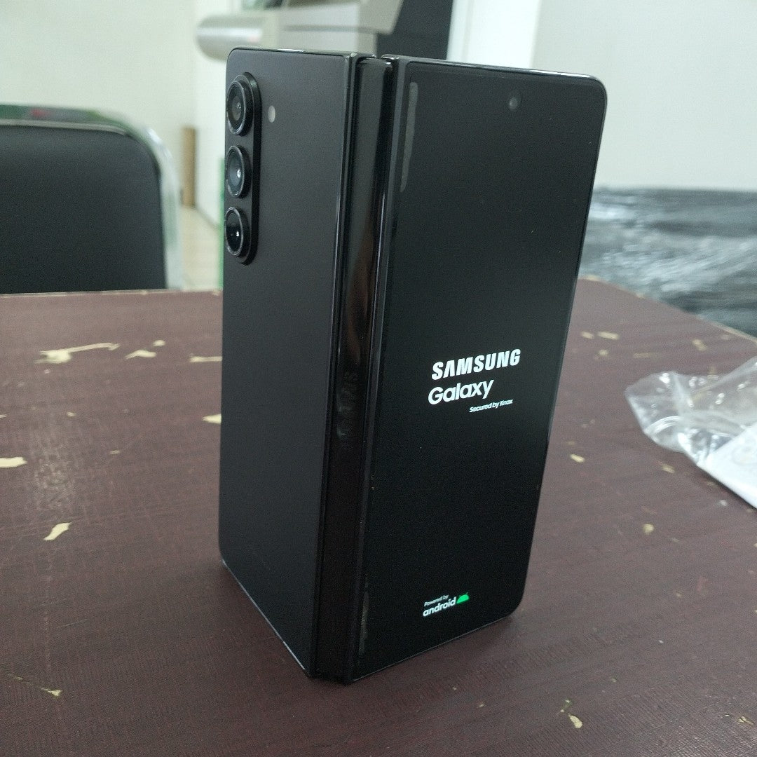 CELULAR SAMSUNG GALAXY Z FOLD 5 SM-F946W (2023) 512 GB 12 GB RAM (SEMINUEVO)