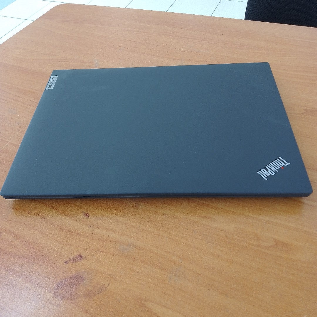 LAPTOP LENOVO THINKPAD T14 GEN 4 (2024) 512 GB SSD 16 GB RAM (SEMINUEVO)