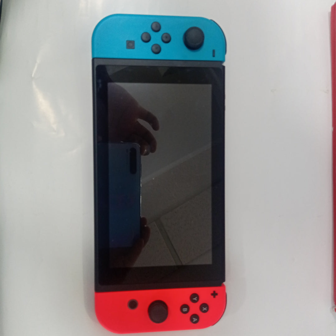 CONSOLA DE VIDEOJUEGO NINTENDO SWITCH 1.1 32 GB (SEMINUEVO)
