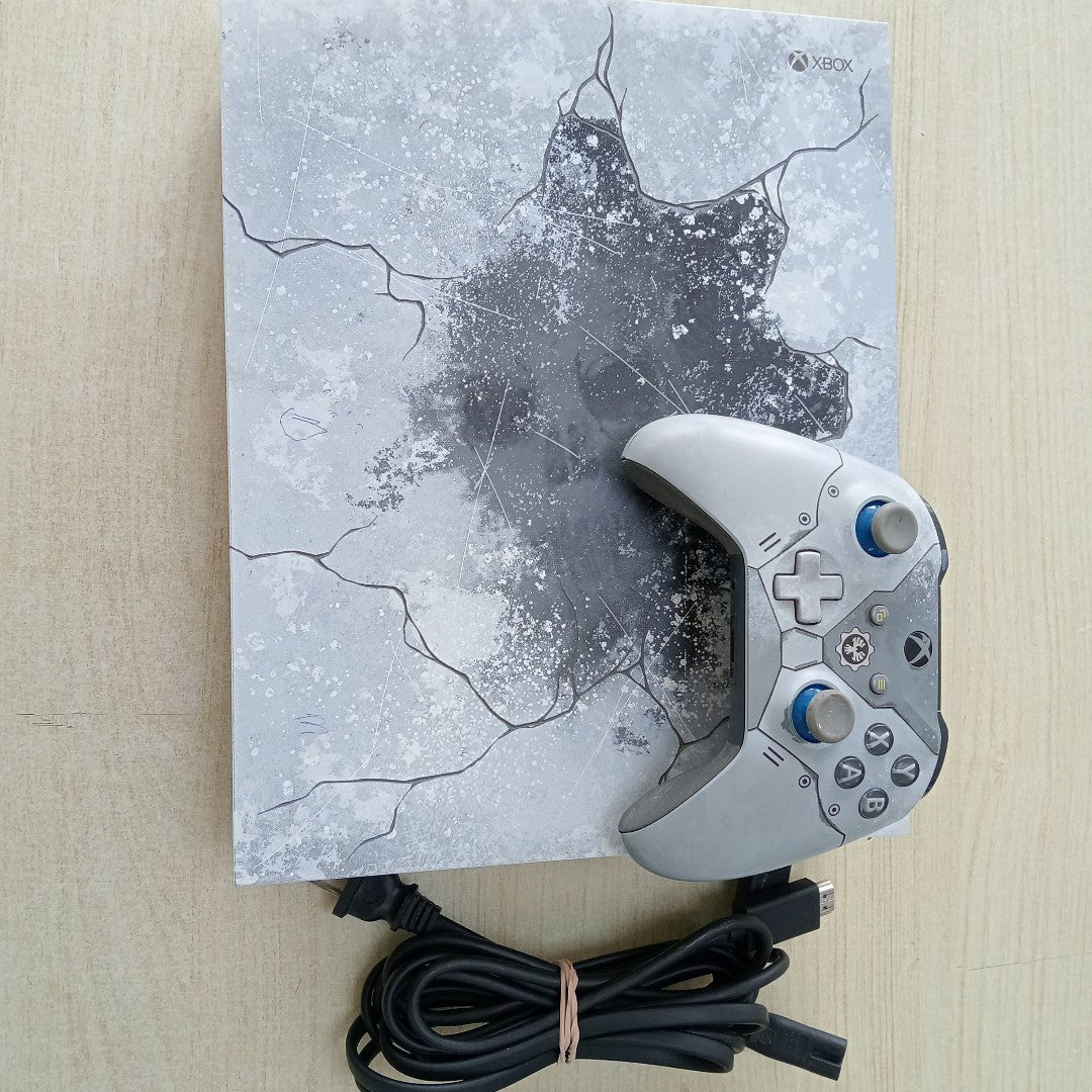 CONSOLA DE VIDEOJUEGO MICROSOFT XBOX ONE X 1 TB (SEMINUEVO)