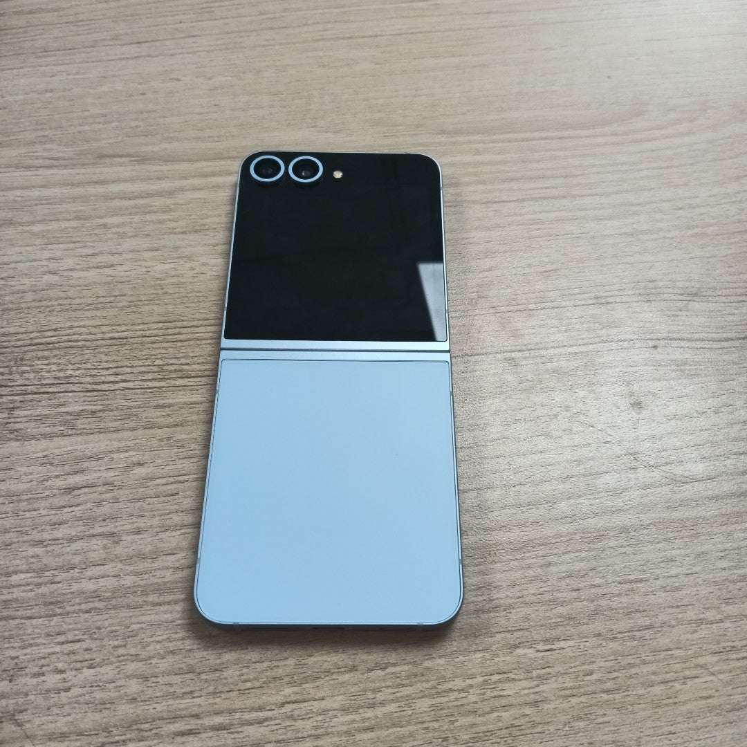 CELULAR SAMSUNG GALAXY Z FLIP6 SM-F741B (2024) 512 GB 12 GB RAM (SEMINUEVO)