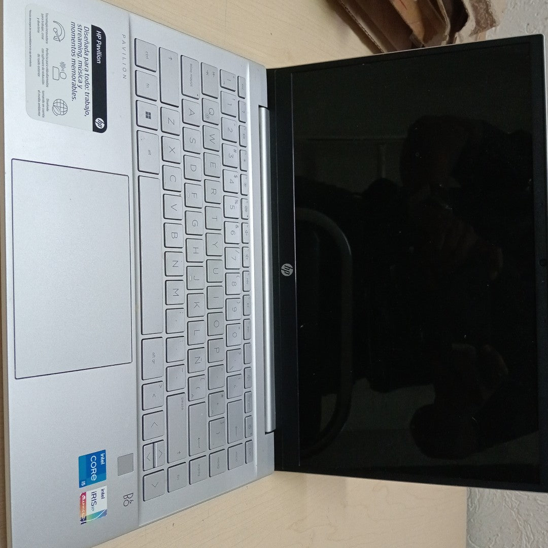 LAPTOP HP PAVILION 14-DV0502LA (2021) 512 GB SSD 8 GB RAM + 32 GB OPTANE (SEMINUEVO)