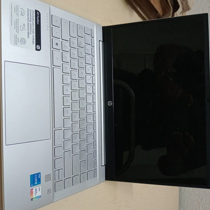 LAPTOP HP PAVILION 14-DV0502LA (2021) 512 GB SSD 8 GB RAM + 32 GB OPTANE (SEMINUEVO)