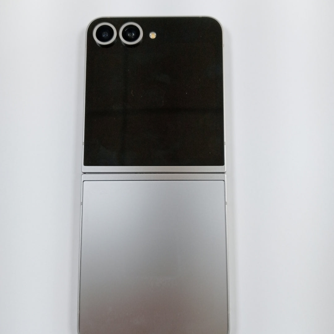 CELULAR SAMSUNG GALAXY Z FLIP6 SM-F741B (2024) 512 GB 12 GB RAM (SEMINUEVO)