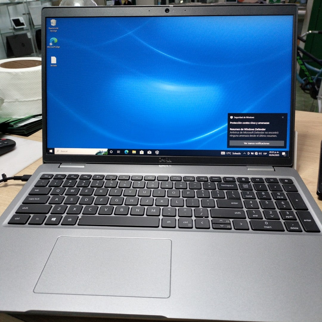 LAPTOP DELL LATITUDE 5520 (2021) 256 GB SSD 16 GB RAM (SEMINUEVO)