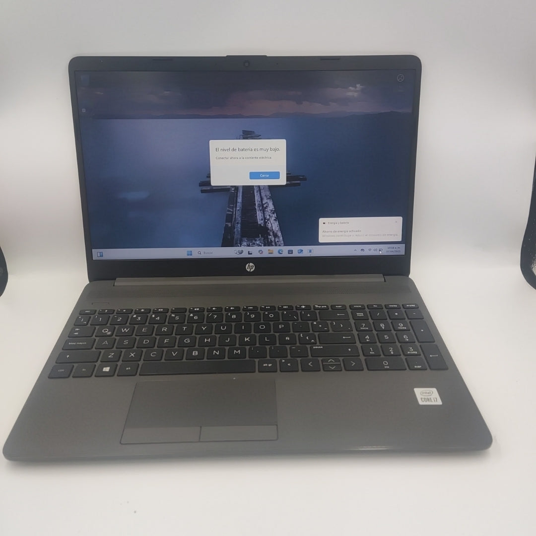 LAPTOP HP 250 G8 (2022) 1 TB 8 GB RAM (SEMINUEVO)