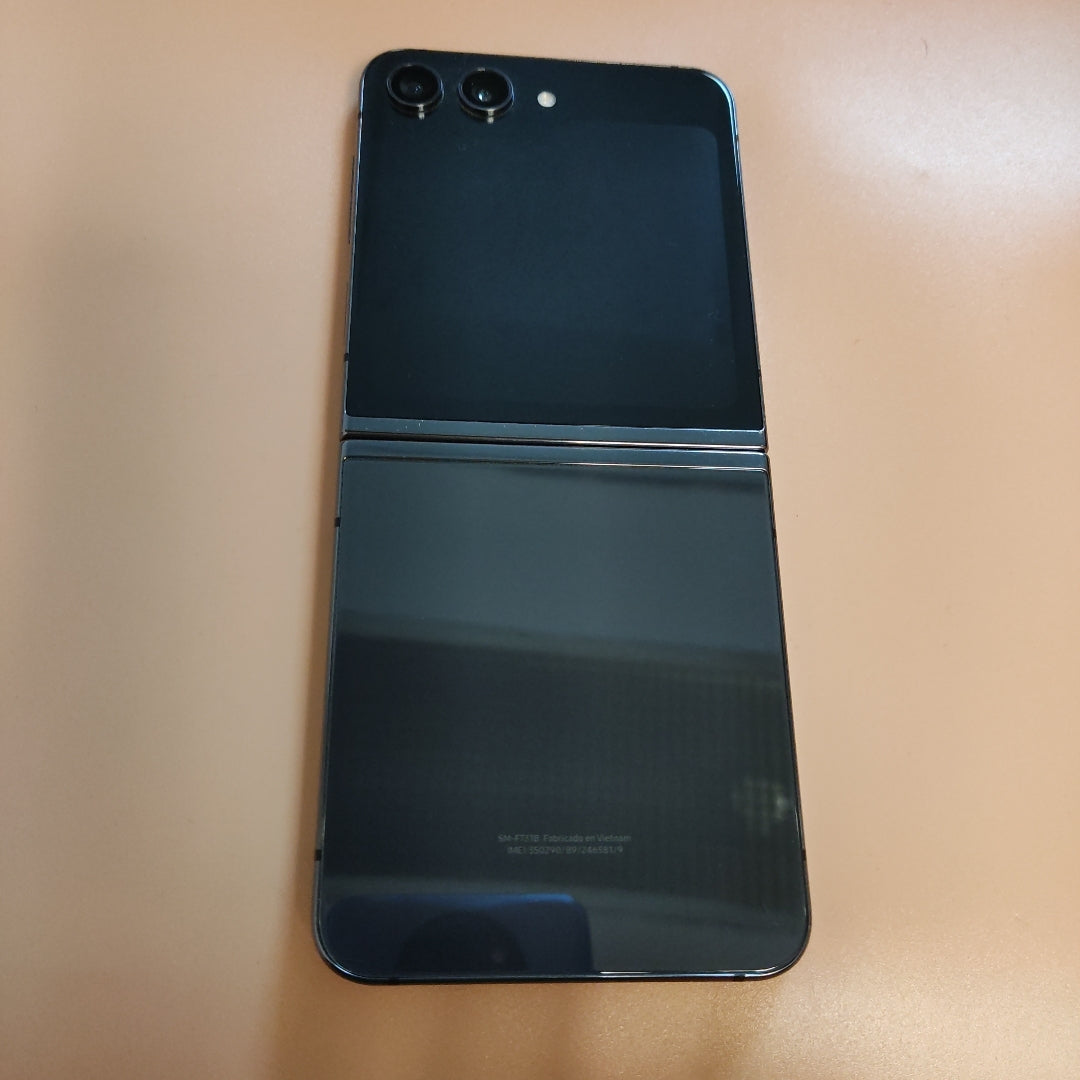 CELULAR SAMSUNG GALAXY Z FLIP 5 SM-F731B (2023) 256 GB 8 GB RAM (SEMINUEVO)