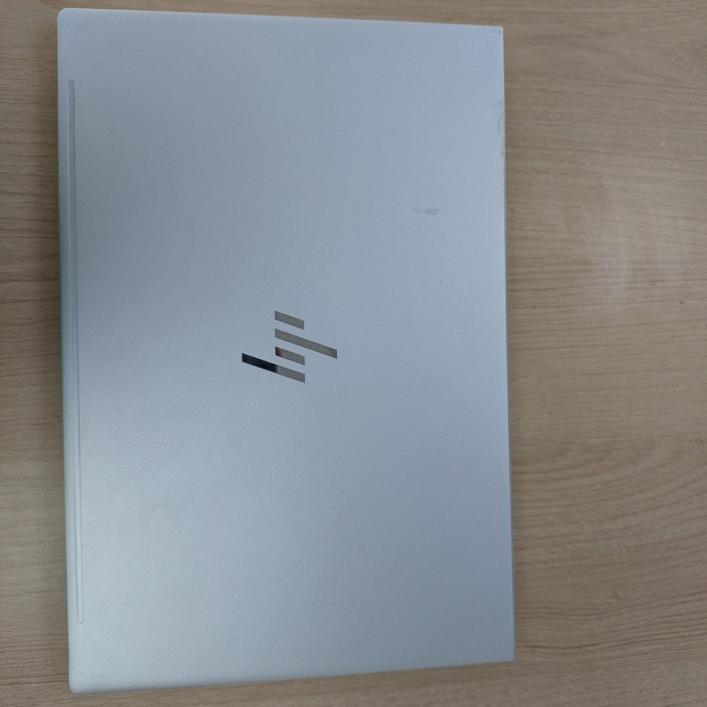 LAPTOP HP ELITEBOOK 630 G10 (2024) 512 GB SSD 32 GB RAM (SEMINUEVO)