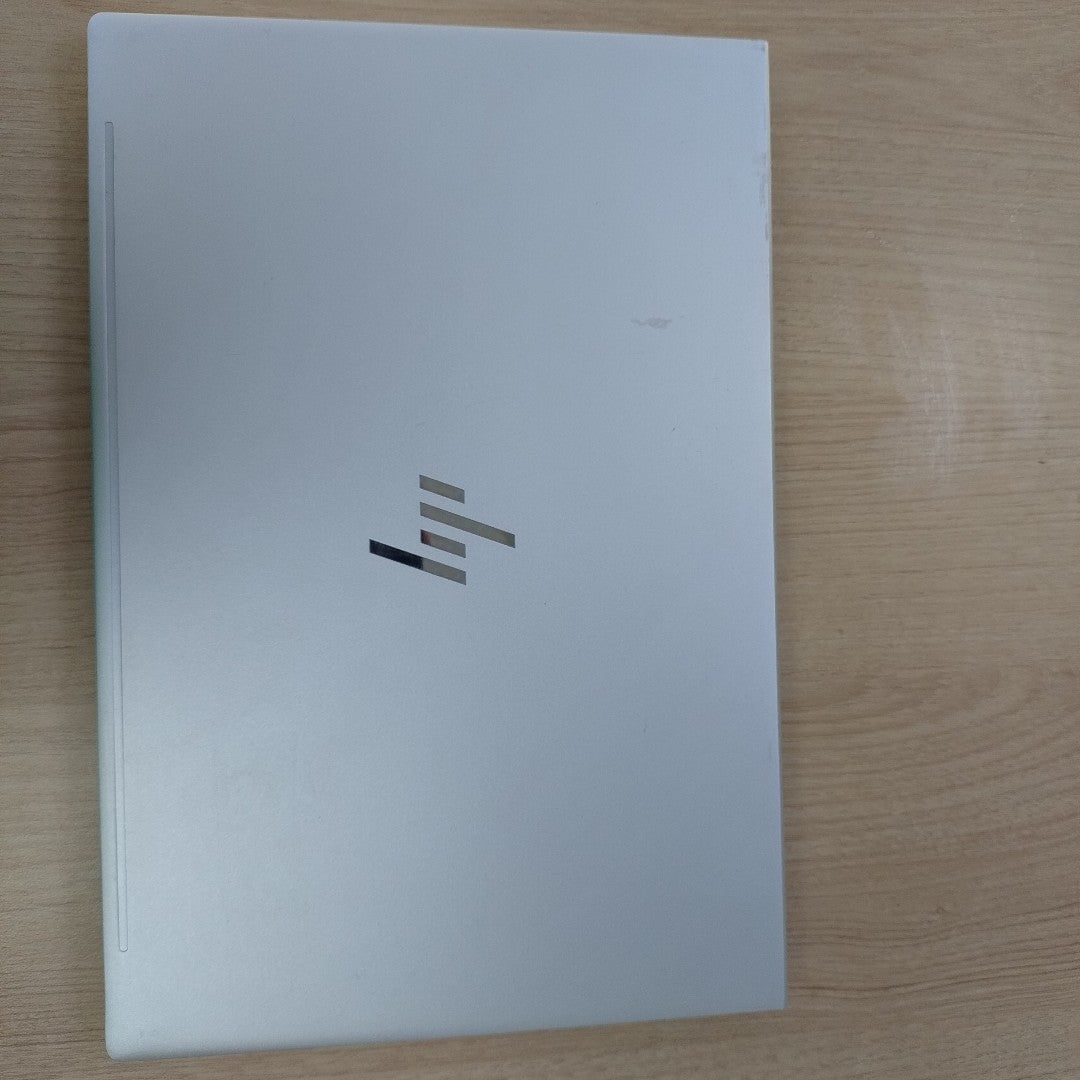 LAPTOP HP ELITEBOOK 630 G10 (2024) 512 GB SSD 32 GB RAM (SEMINUEVO)