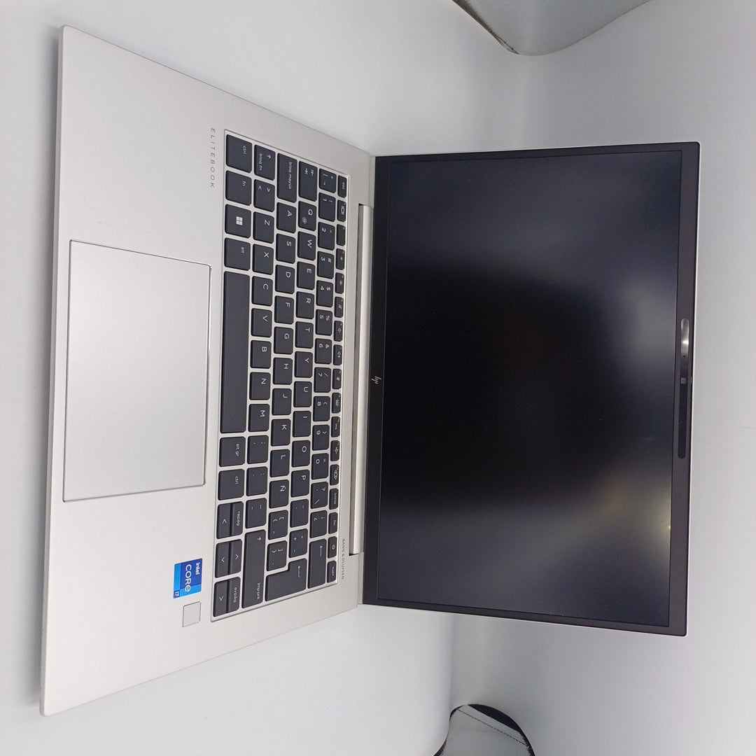 LAPTOP HP ELITEBOOK 840 G10 (2024) 256 GB SSD 16 GB RAM (SEMINUEVO)