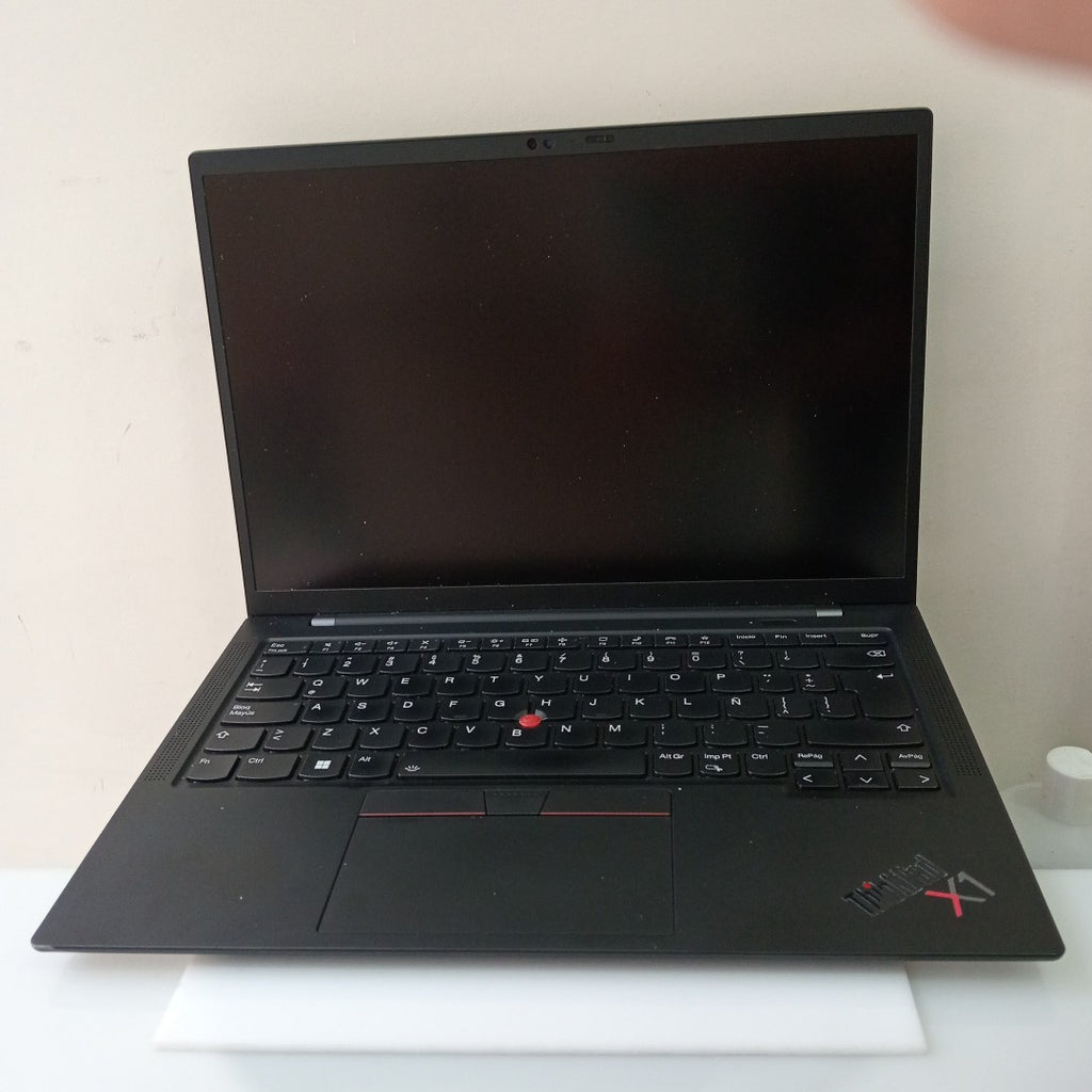 LAPTOP LENOVO THINKPAD X1 CARBON 9TH GEN (2022) 1 TB SSD 16 GB RAM (SEMINUEVO)
