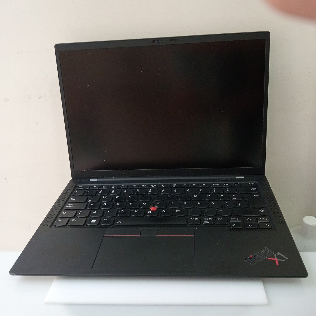 LAPTOP LENOVO THINKPAD X1 CARBON 9TH GEN (2022) 1 TB SSD 16 GB RAM (SEMINUEVO)