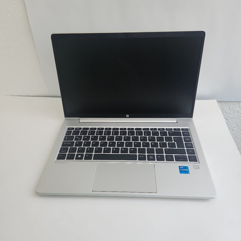 LAPTOP HP PROBOOK 440 G9 (2024) 512 GB SSD 16 GB RAM (SEMINUEVO)