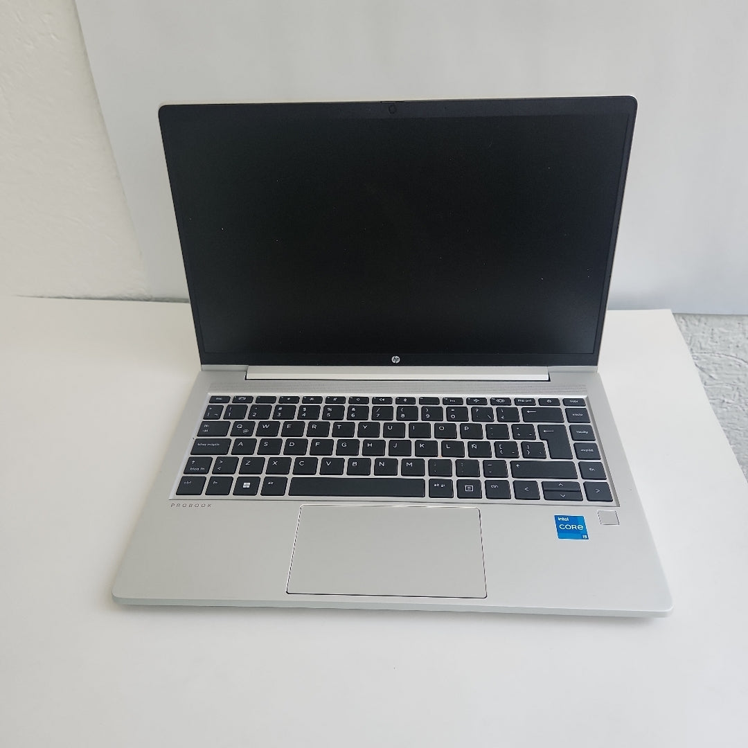 LAPTOP HP PROBOOK 440 G9 (2024) 512 GB SSD 16 GB RAM (SEMINUEVO)