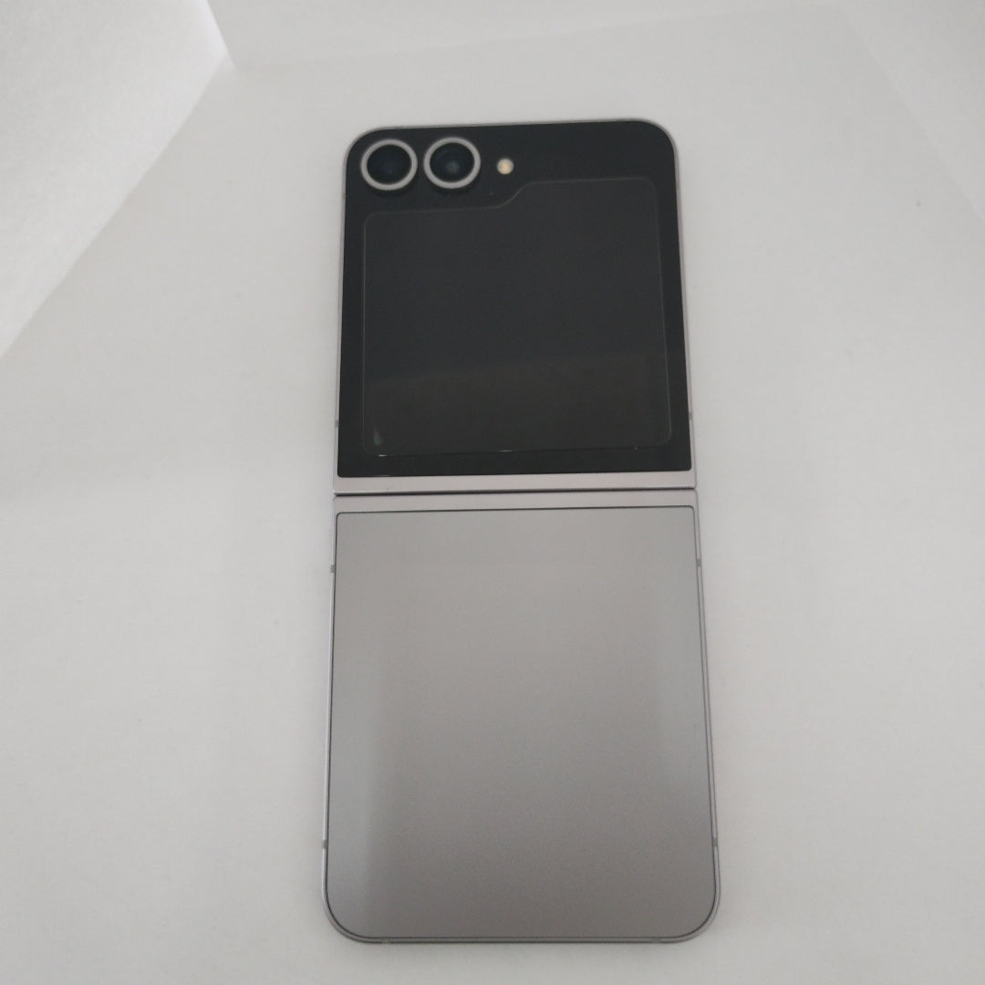 CELULAR SAMSUNG GALAXY Z FLIP6 SM-F741B (2024) 512 GB 12 GB RAM (SEMINUEVO)
