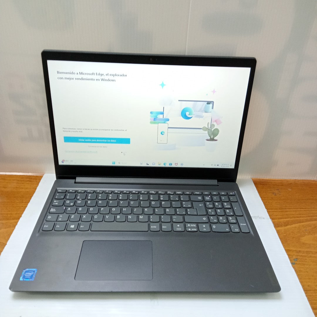 LAPTOP LENOVO V15-IGL (2022) 256 GB SSD 4 GB RAM (SEMINUEVO)