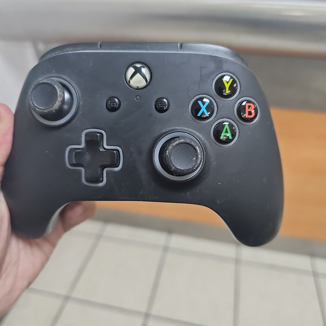 CONSOLA DE VIDEOJUEGO MICROSOFT XBOX ONE S ALL DIGITAL 1 TB (SEMINUEVO)