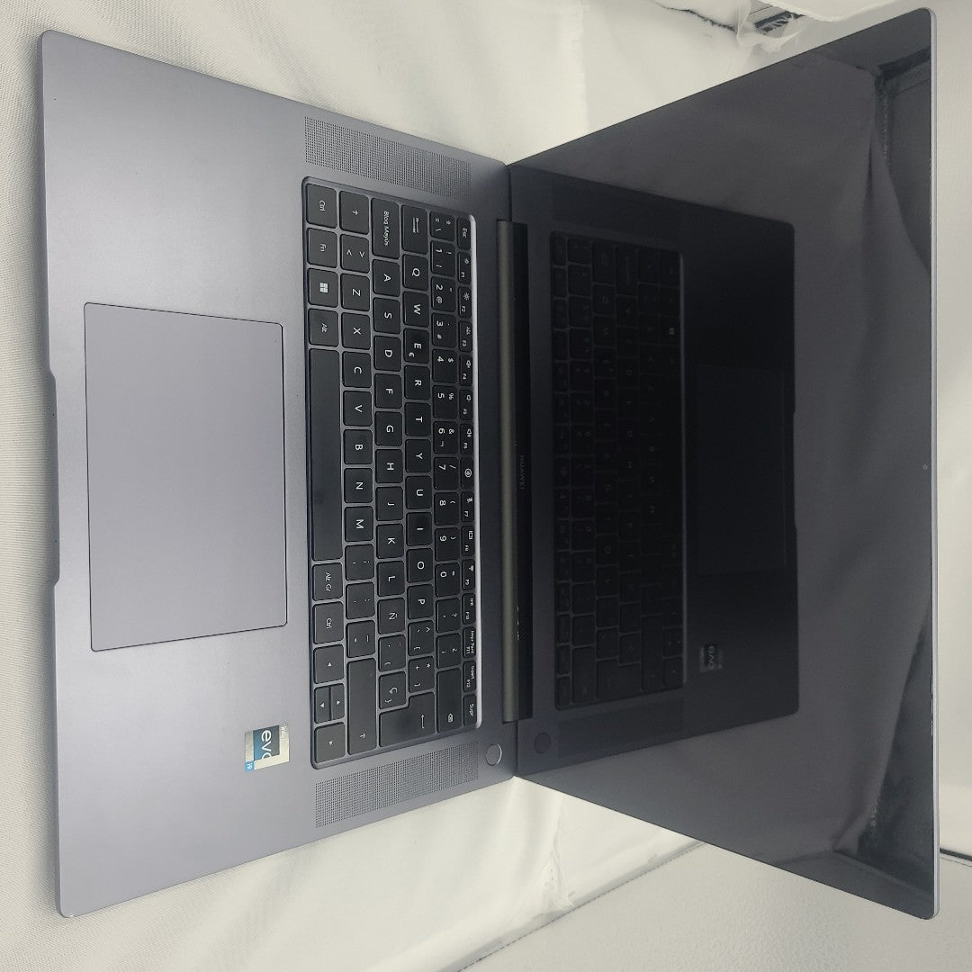 LAPTOP HUAWEI MATEBOOK 16S CREF-X (2023) 1 TB SSD 16 GB RAM (SEMINUEVO)