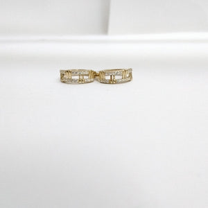 HUGGIES ORO 14K 2.6 (NUEVO)