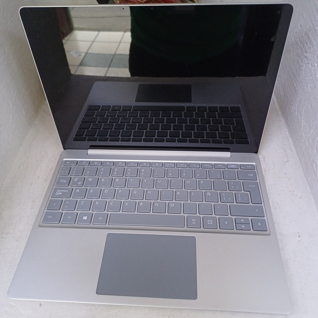 LAPTOP MICROSOFT SURFACE GO 1943 (2022) 128 GB SSD 8 GB RAM (SEMINUEVO)