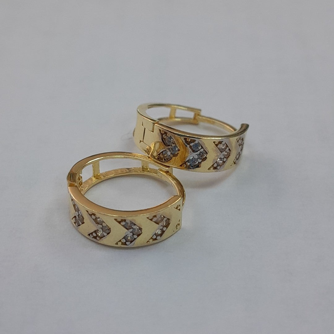 HUGGIES ORO 14K 2.4 (NUEVO)