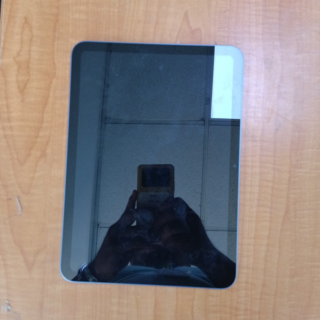 TABLETA APPLE IPAD 10 A2696 256 GB 4 GB RAM (SEMINUEVO)