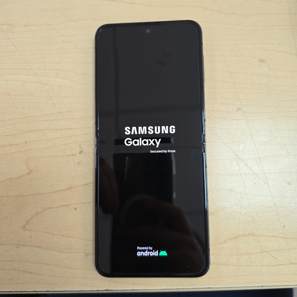 CELULAR SAMSUNG GALAXY Z FLIP 5 SM-F731B (2023) 256 GB 8 GB RAM (SEMINUEVO)