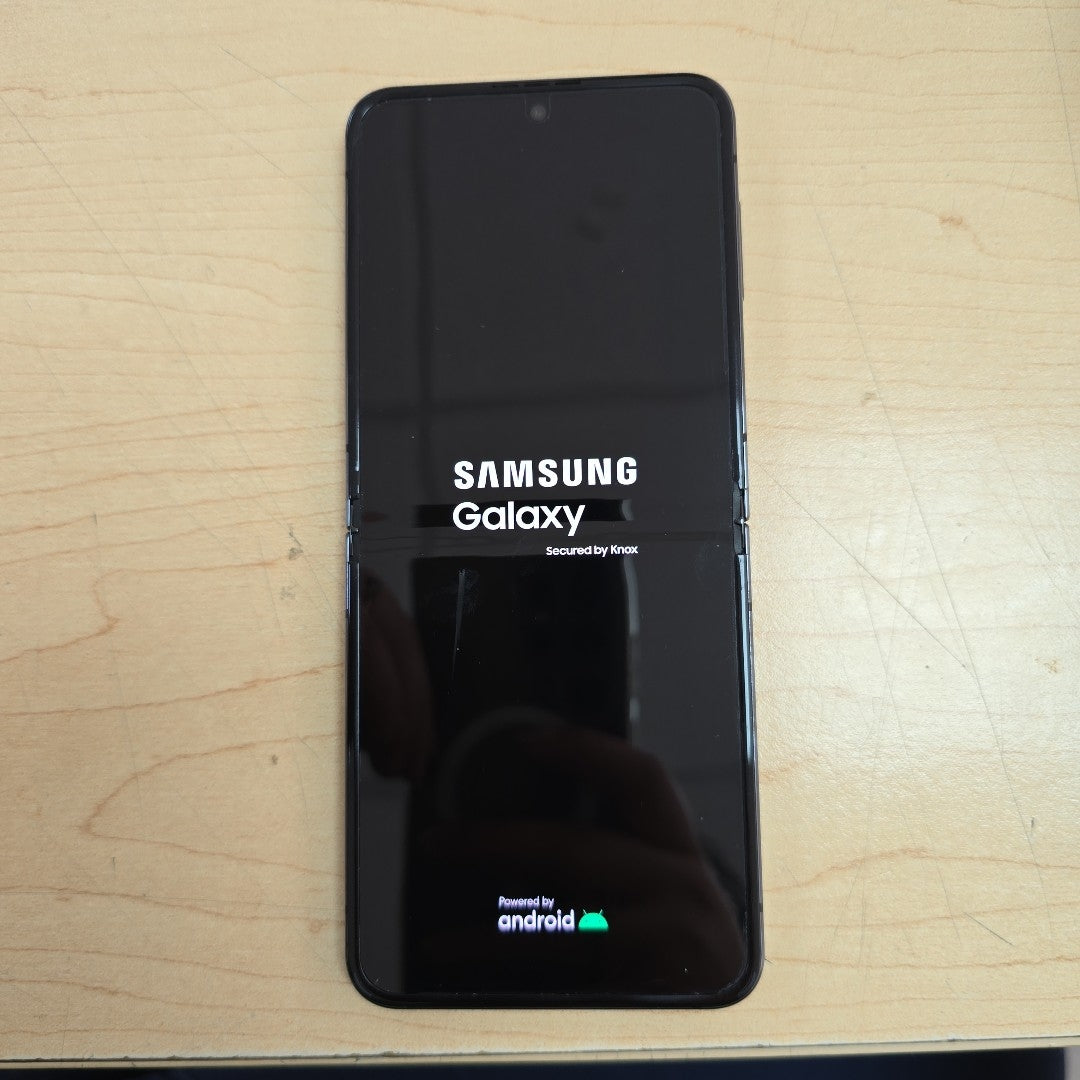 CELULAR SAMSUNG GALAXY Z FLIP 5 SM-F731B (2023) 256 GB 8 GB RAM (SEMINUEVO)