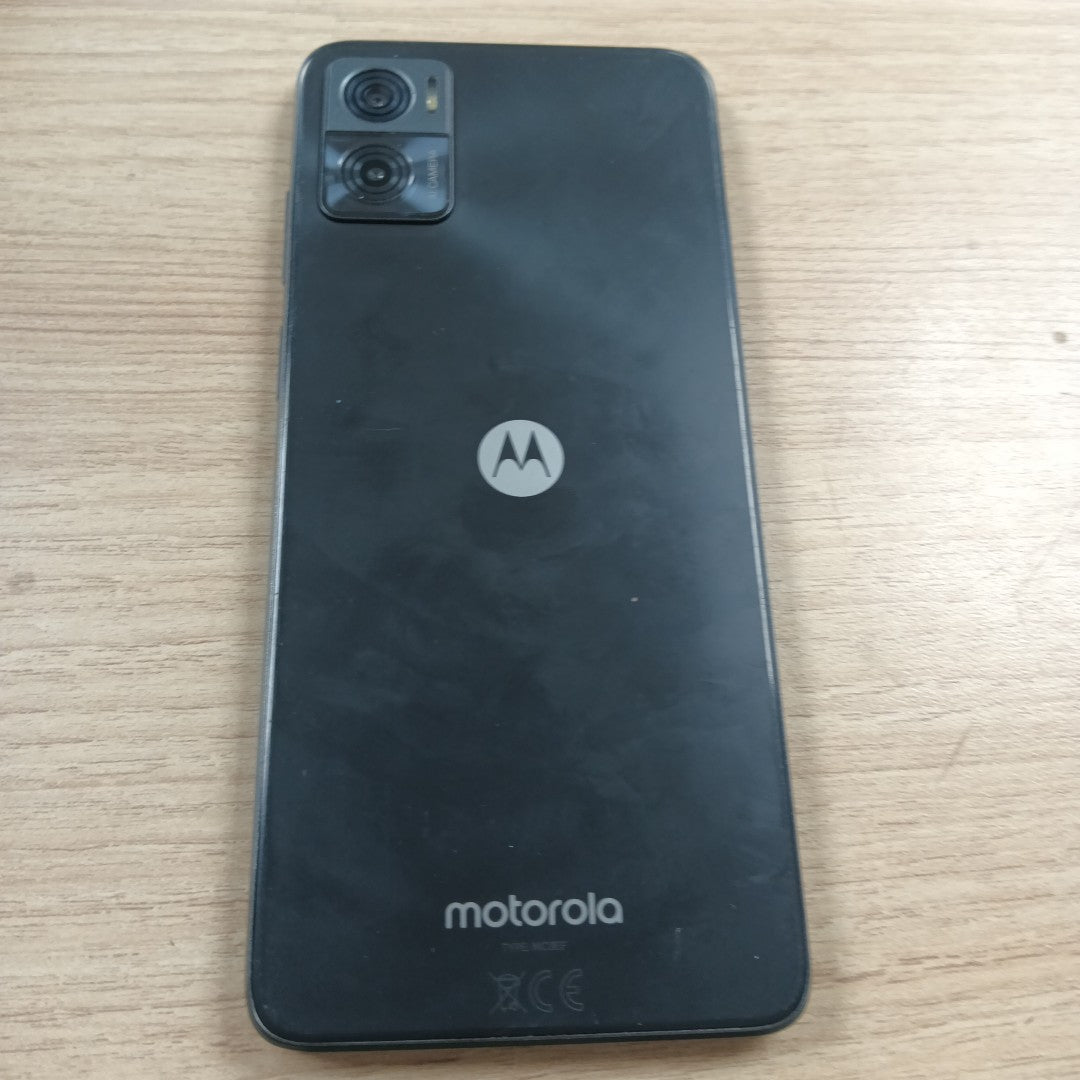 CELULAR MOTOROLA MOTO E22I XT2239-17 64 GB 2 GB RAM (SEMINUEVO)